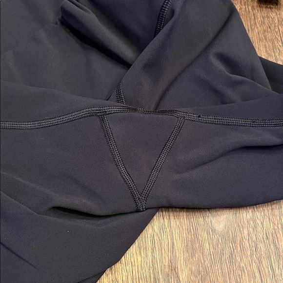 Lululemon Train Times 7/8 Pant Black Size 10 Mesh on Side of Calf - Picture 11 of 14